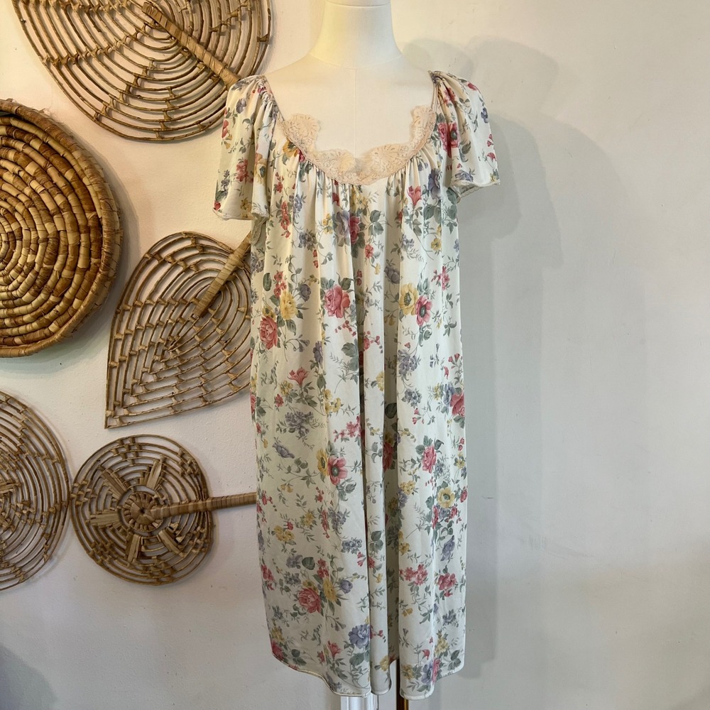 Vintage Vanity Fair Floral Nightgown Lace Cottagecore Prairie Dress USA M